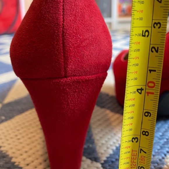 RED SUEDE NINE WEST PLATFORM PUMP - Picture 2 of 6